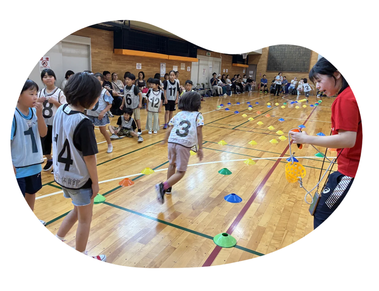 スポーツ活動に参加する子どもたち